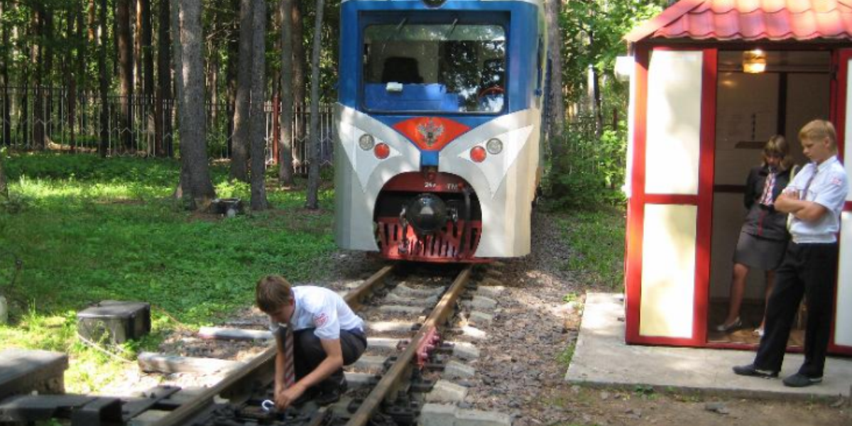 Детская ж. Московская ДЖД Кратово. Московская детская железная дорога в Кратово. Детская железная дорога в Кратово. Кратово Московская область детская железная.